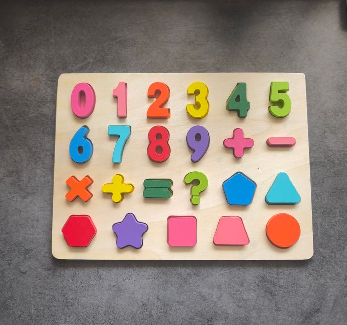 Puzzle planche chiffres et symboles