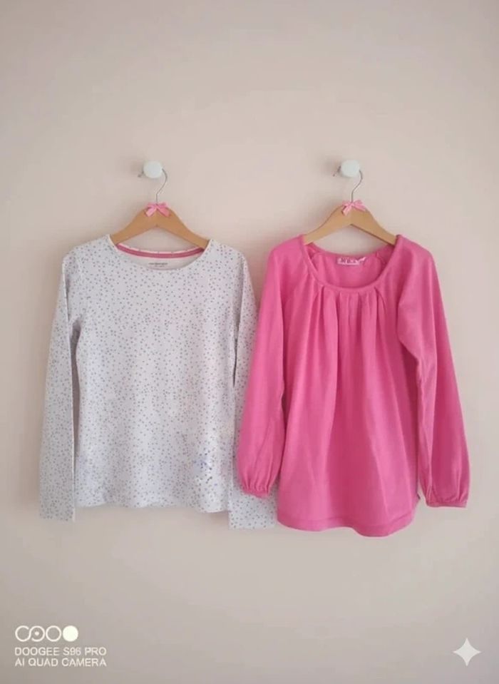 Lots de 2 sous pull 8 ans