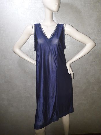 chemise de nuit bleu marine avec dentelle taille 42/44