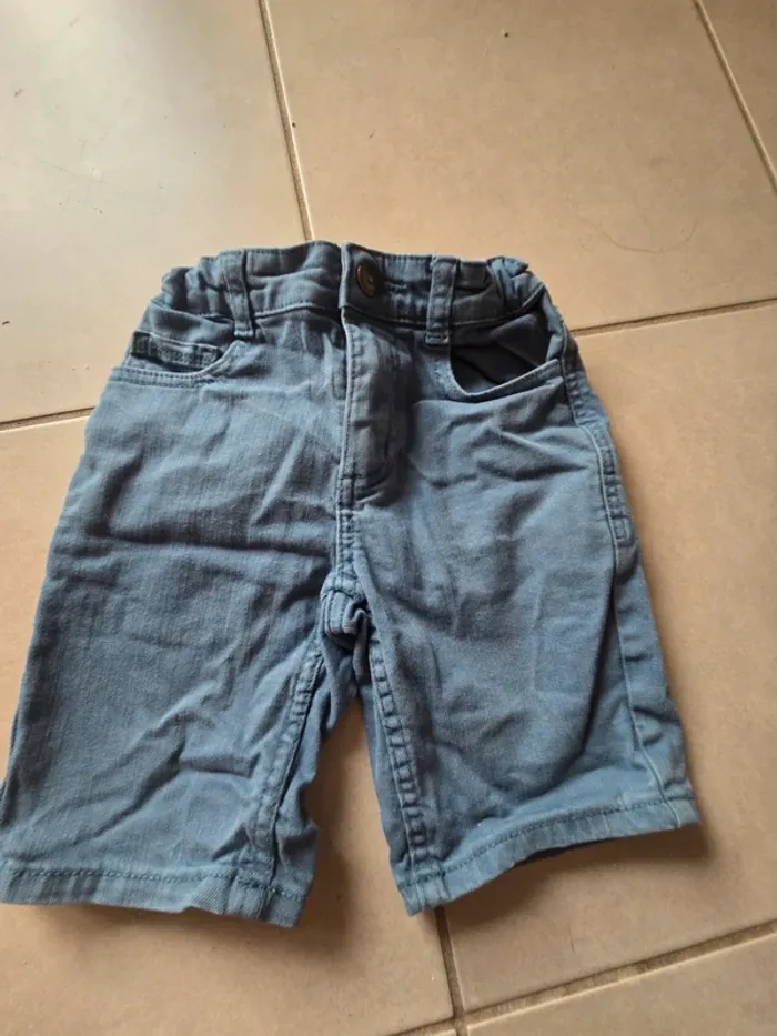 Short jean bleu 6ans - photo numéro 2