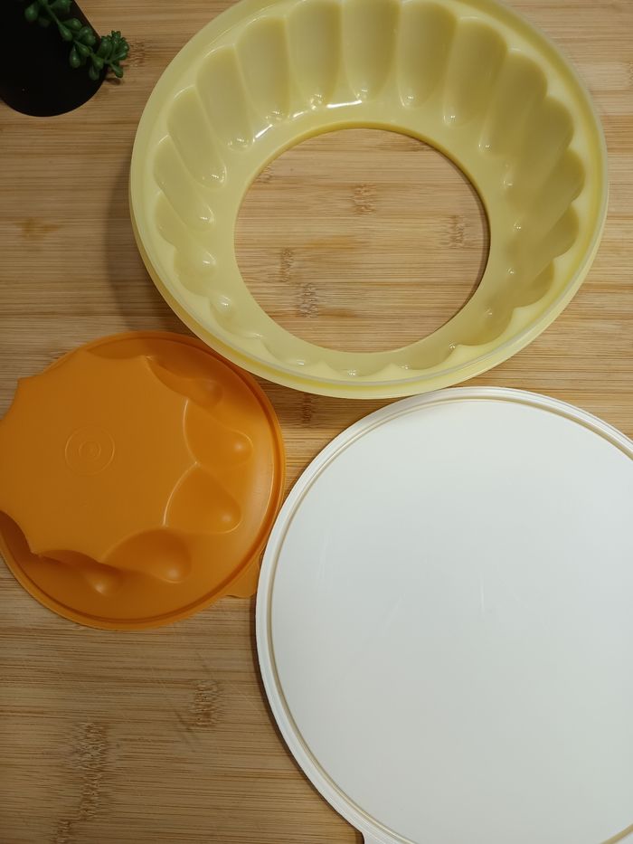 Tupperware moule couronne - photo numéro 3