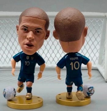 Petite figurine football neuve Kylian m'bappé équipe de France