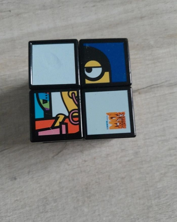 Rubik's cub moi moche et méchant - photo numéro 3