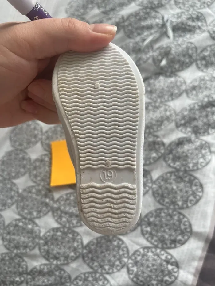 Chaussure lulu castagnette taille 19 - photo numéro 2