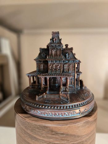 Figurine Phantom Manor