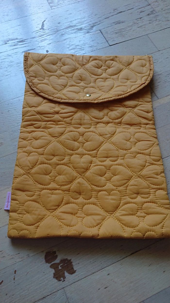 Pochette ordinateur jaune moutarde