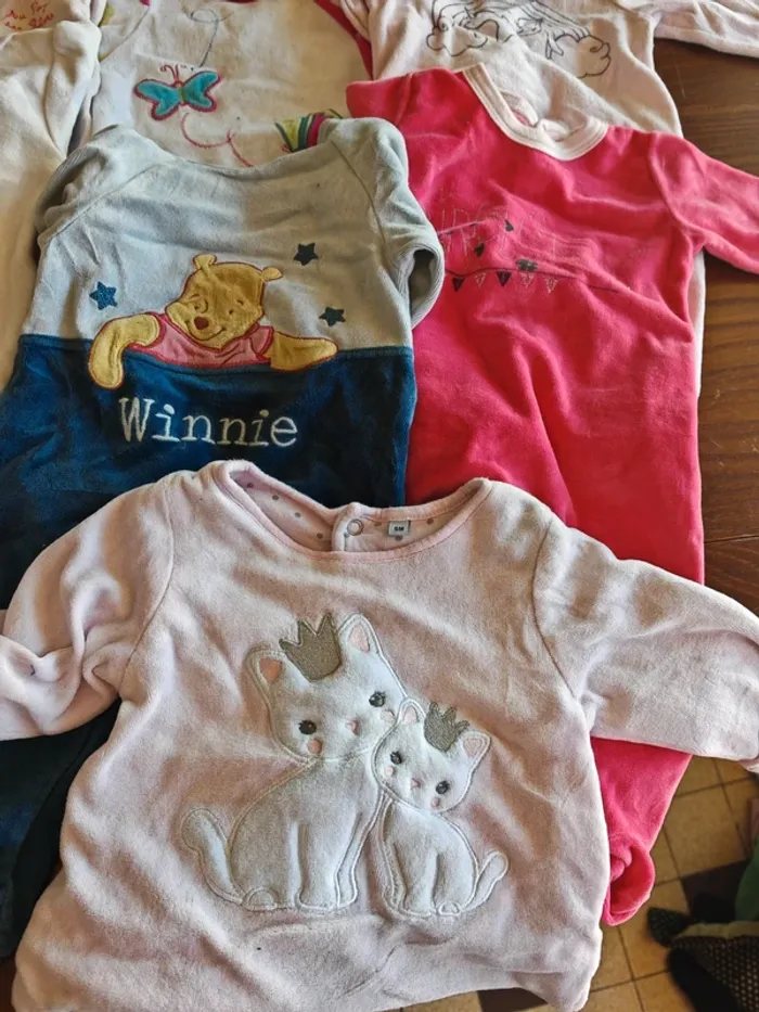 Lot n°3 pyjama chaud bébé 6 mois - photo numéro 2