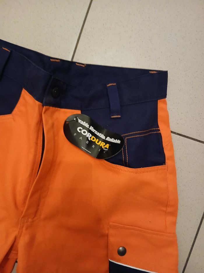 Pantalon de travail neuf - photo numéro 2