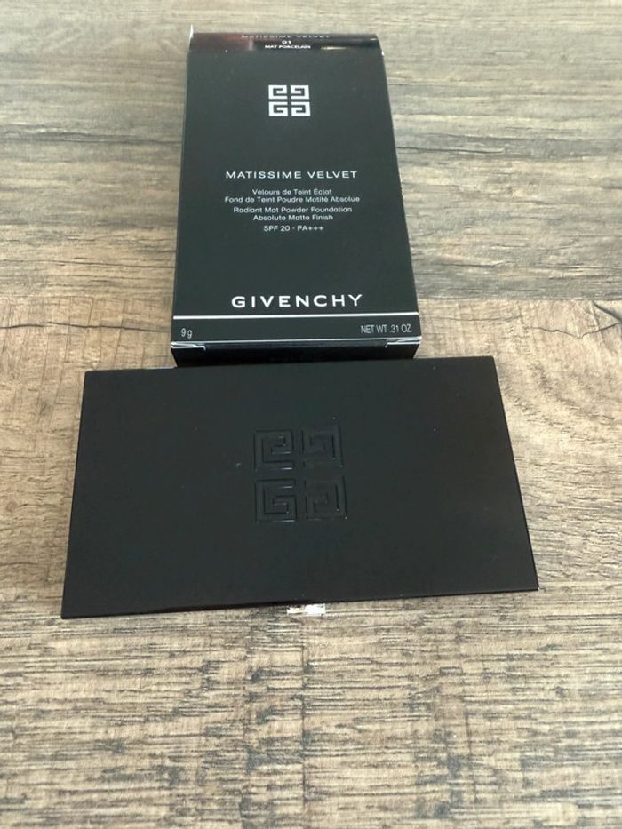 Givenchy fond de teint poudre matité absolue