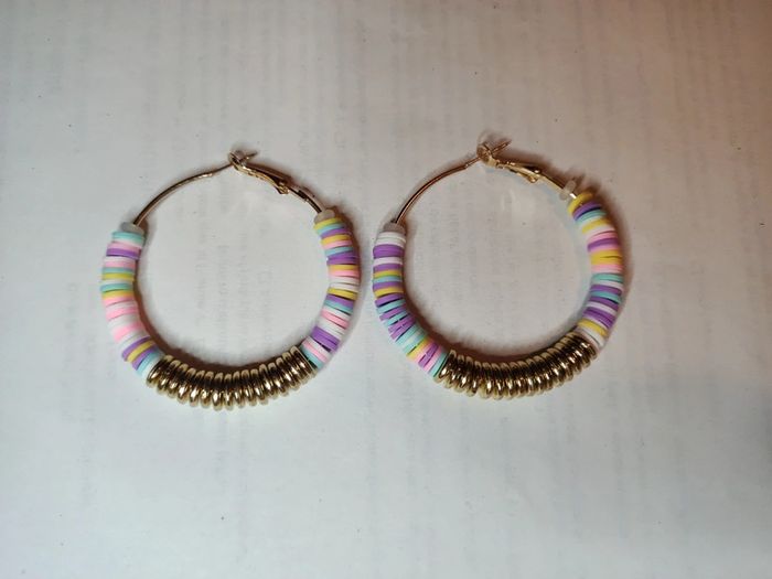 Boucles d'oreilles créoles multicolore - photo numéro 2