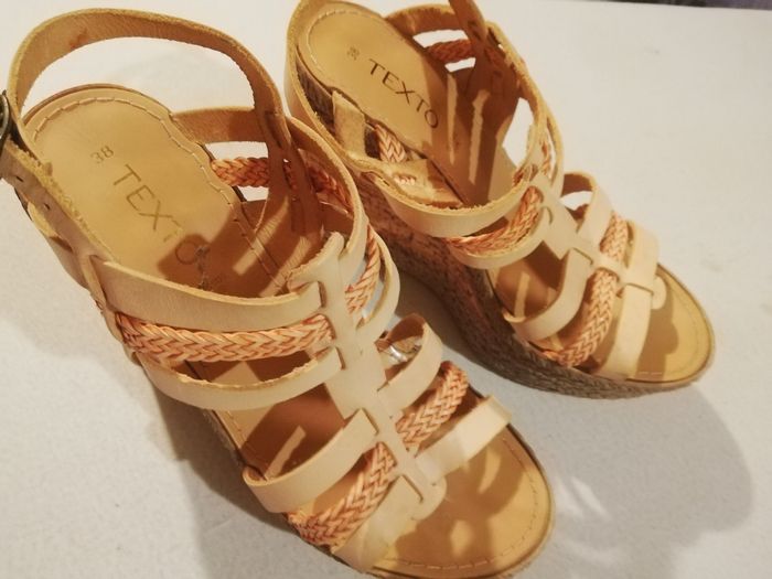 Chaussure compensé