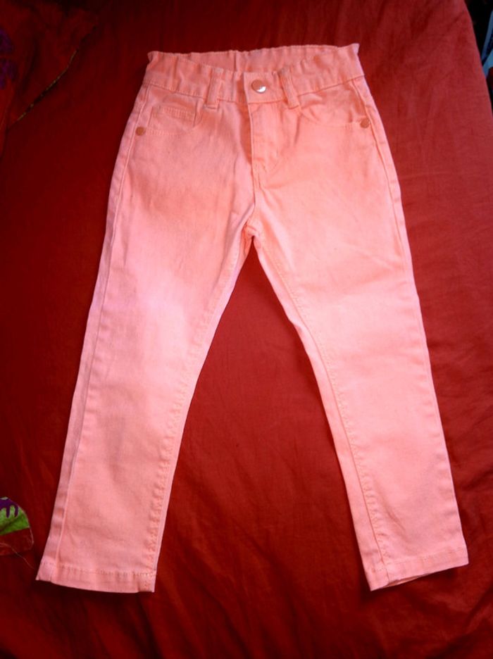 Jean orange taille 4 ans