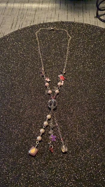 collier fantaisie fleurs/boules