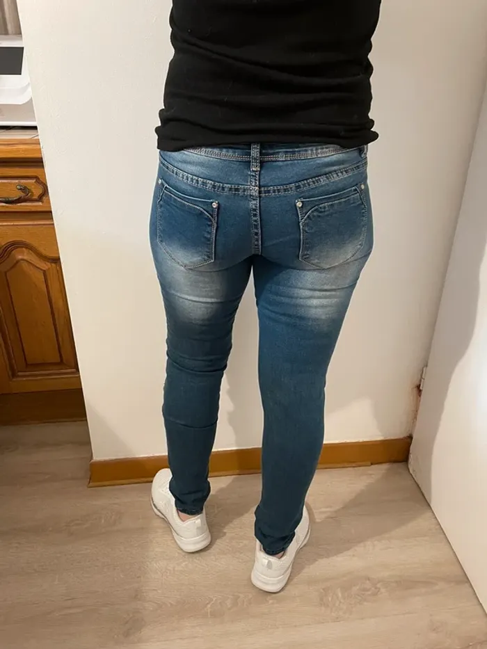 Jeans troué femme - photo numéro 3