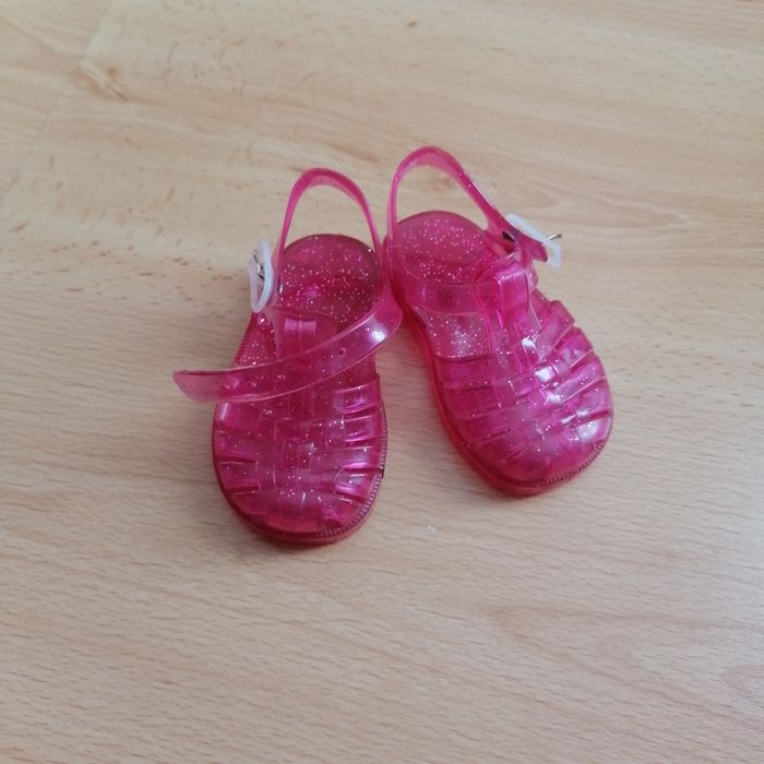 Chaussures de plage roses