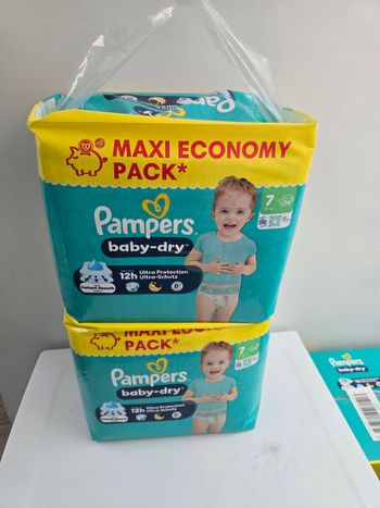 Couches pampers taille7
