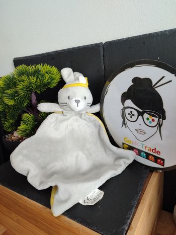 doudou lapin indien gris jaune blanc CMP pe9780/ck coeurs tom et Zoé moustaches