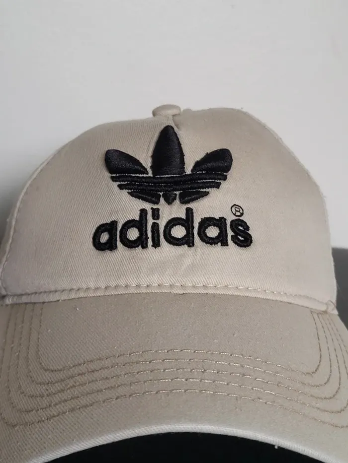 Casquette Adidas beige brodée noir - photo numéro 2