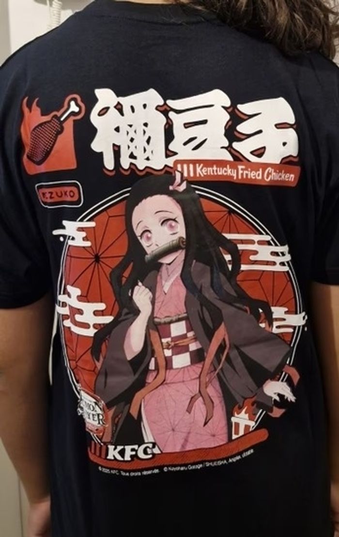 ‼️⚠️Dernier Lot disponible ⚠️ ‼️Neuf et Scellé T-shirts collectors tres rares taille S/M Tanjiro + Nezuko Demon Slayer x KFC - photo numéro 9