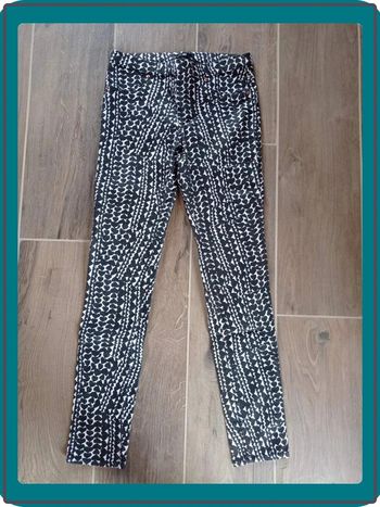 Pantalon noir et blanc motif cœur H&M taille 36 bon état