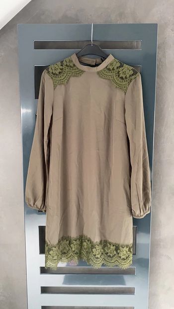 Robe kaki neuve taille M/L