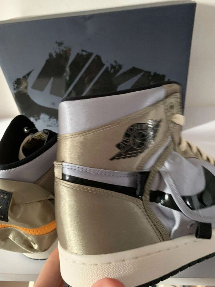 Jordan 1 Rétro High Og Utility Neutral 42,5 - photo numéro 7