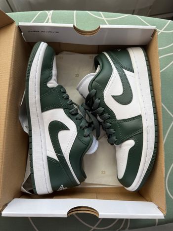 Baskets Nike Air Jordan 1 Low blanc/jade galactique