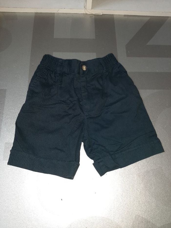 Short 3 ans