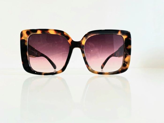 Lunette de soleil femme rectangulaire marron léopard verres dégradés uvprotection catégorie 2 - photo numéro 2