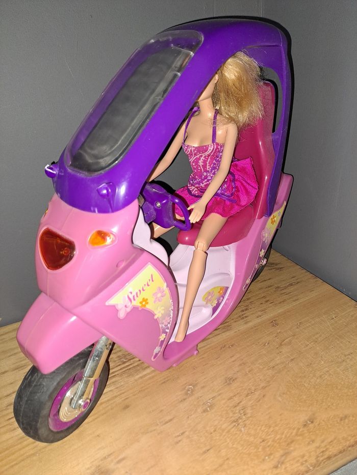 Barbie et son scooter - photo numéro 4