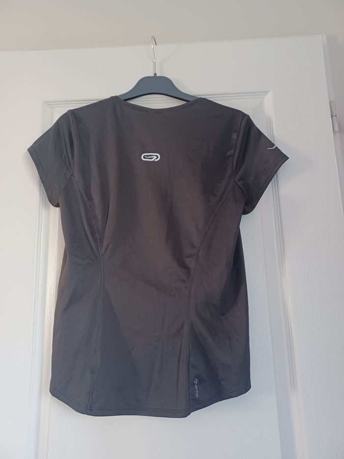 T shirt de sport running ou autre - photo numéro 2