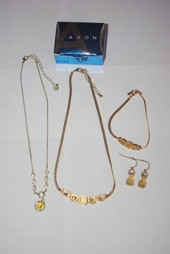 parure bijoux avon collier bracelet boucles d'oreilles doré neuf