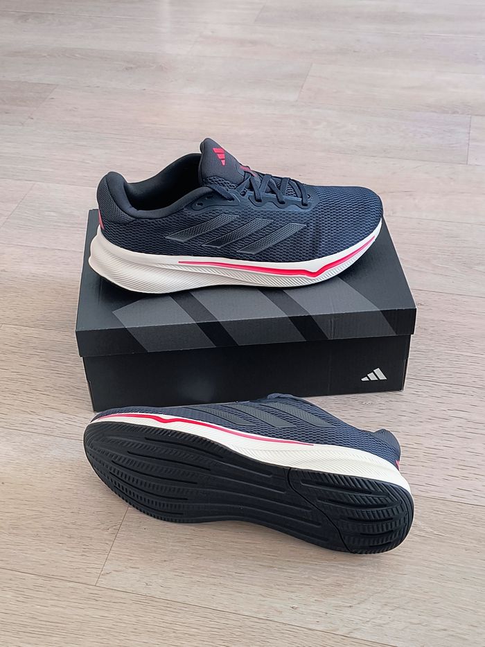 Baskets chaussures running adidas taille 46 2/3 neuves - photo numéro 2
