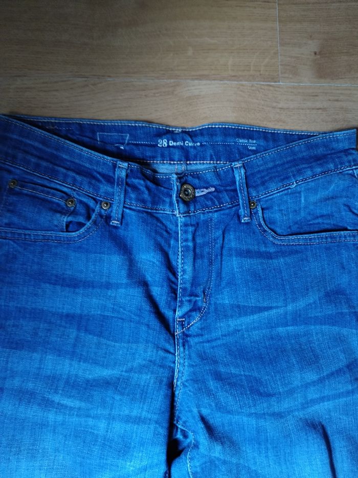 Jean Levi's femme - photo numéro 2