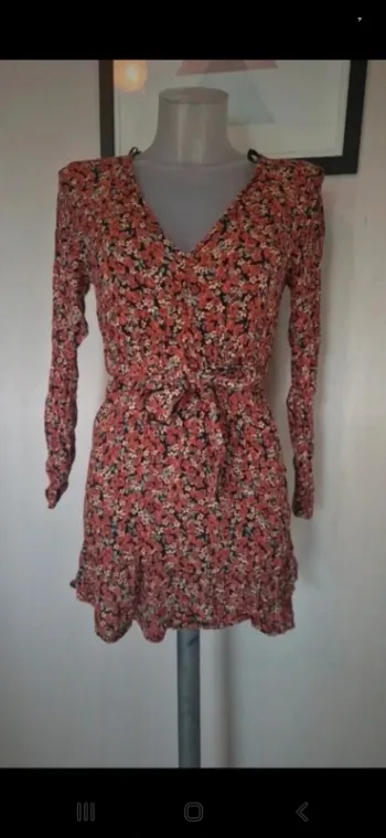 Belle robe fleurie été pull and bear taille 36