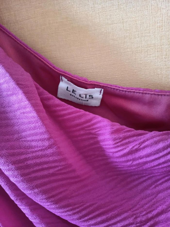 Crop-top. Une seule bretelle. Marque Lelis. (935) - photo numéro 3