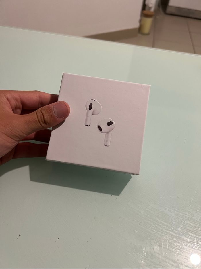 AirPods 3