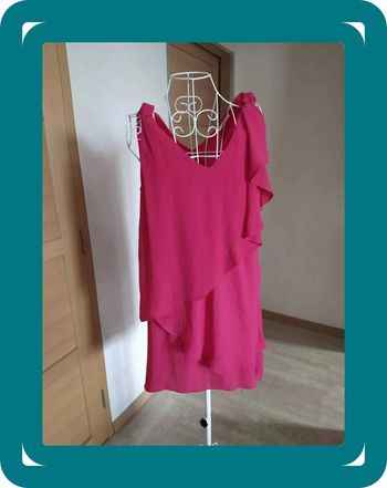 Robe sans manche fluide rose fushsia à volants Camaieu