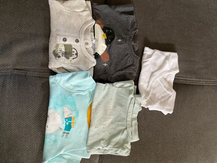 Lot tee shirt 1 mois