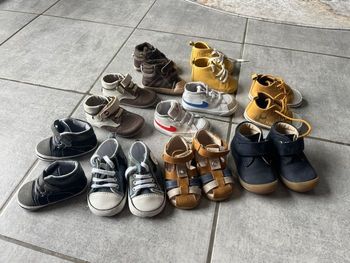 Lot divers de chaussures