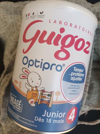 Guigoz optipro 4 et cuillères d'apprentissage 