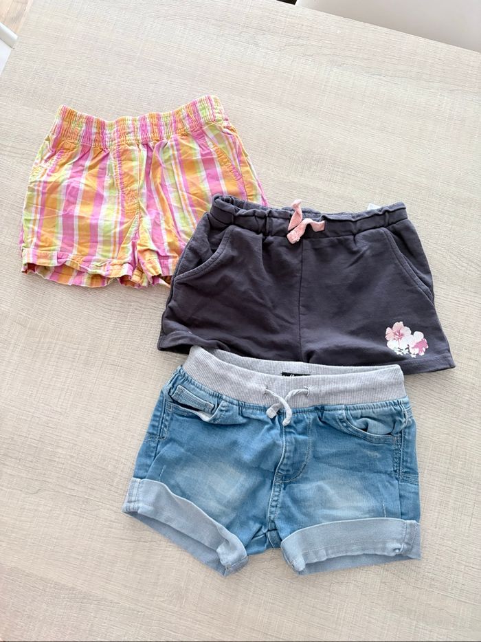 Lot fille 5 ans - photo numéro 2