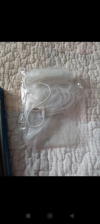 Pochette téléphone waterproof avec prise jack