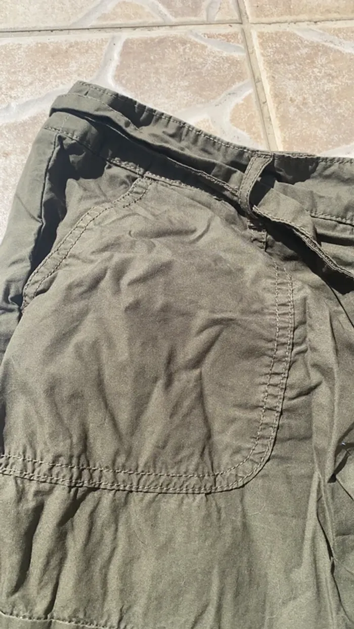 Short kaki - photo numéro 2