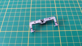 Fixation n°4 pièce détachée miniature Bburago burago Porsche 911 Carrera 1993 rouge 1/18 1/18e 1/18è