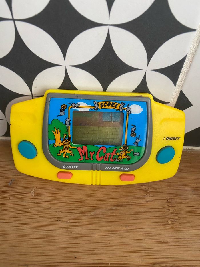 Jeux vidéo vintage à cristaux liquide