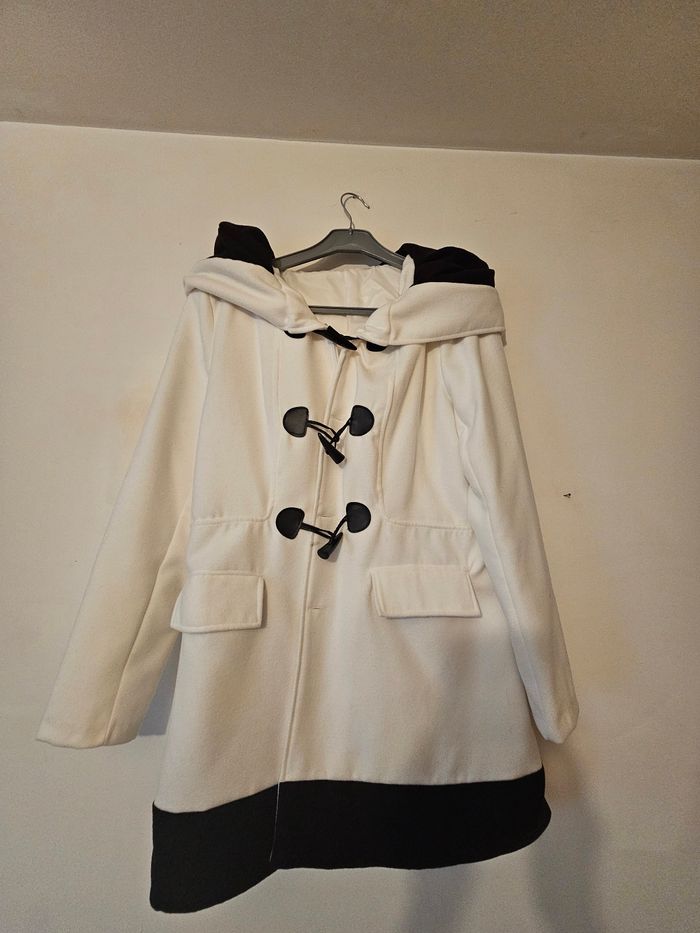 Manteau blanc & noir à capuche taille XL