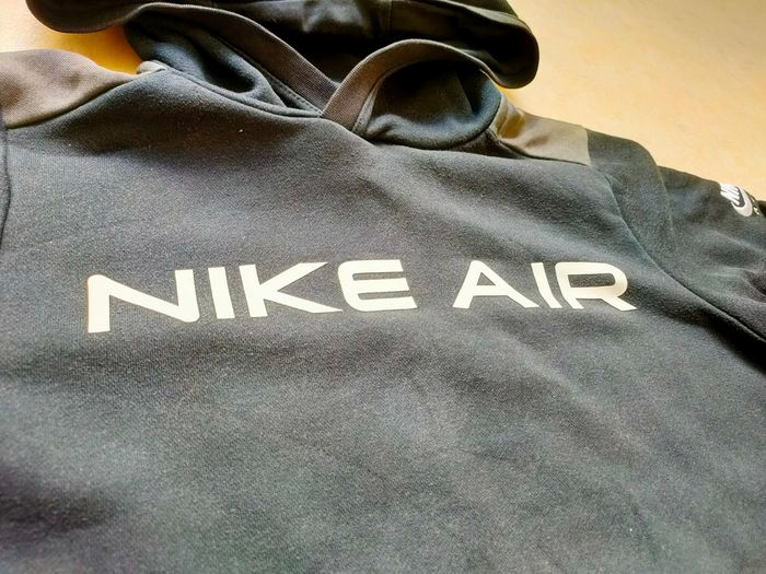 Sweat à capuche Nike noir et gris 12 ans - photo numéro 2