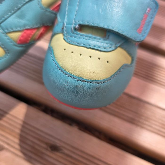 Paire de basket bébé 17 - photo numéro 3