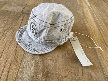 Casquette IKKS  42 cm  3 - 6 mois  neuf et étiqueté